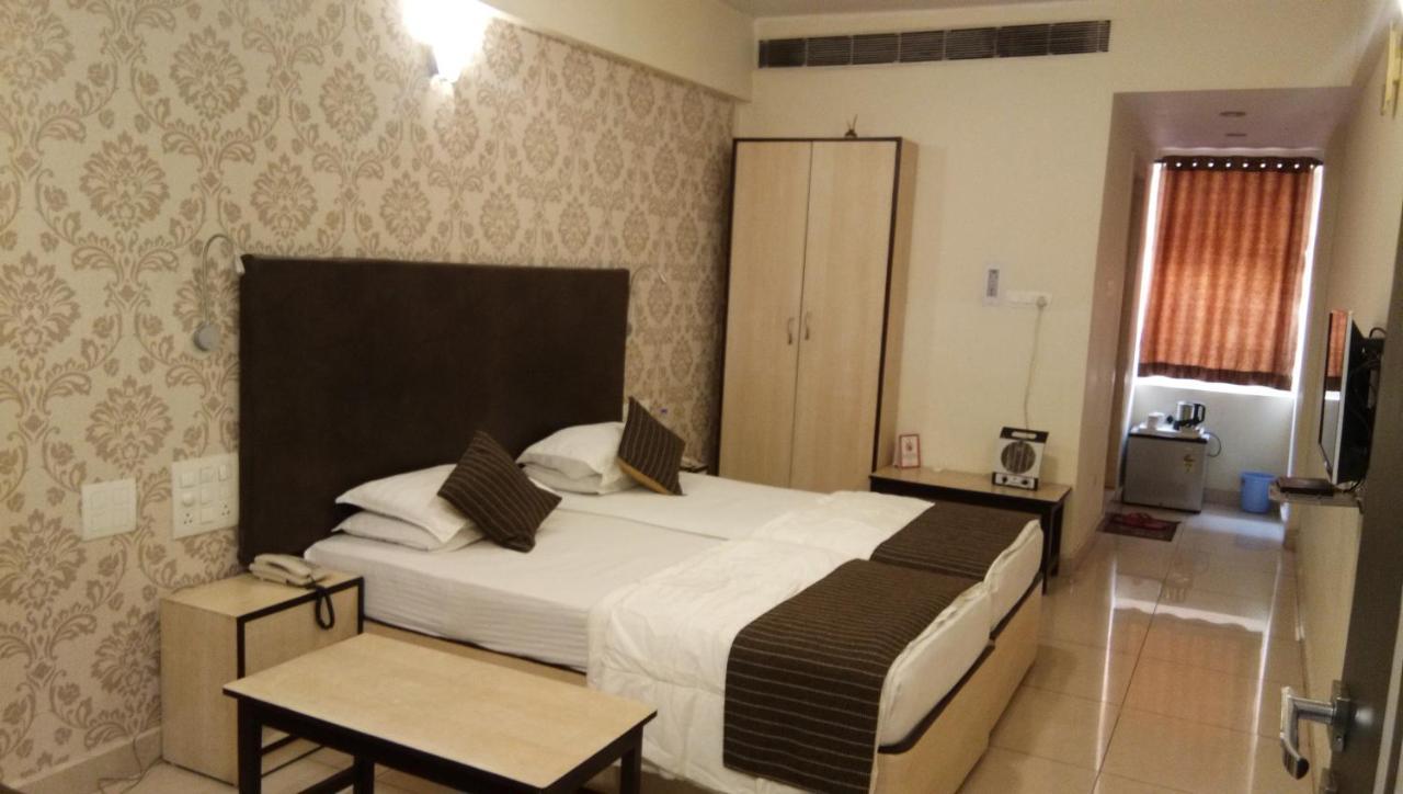 Hotel Vijay Shree Deluxe Patna  Exteriör bild