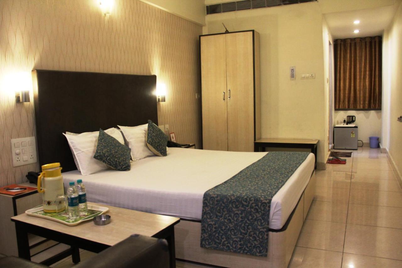 Hotel Vijay Shree Deluxe Patna  Exteriör bild
