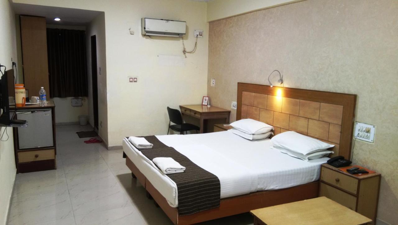 Hotel Vijay Shree Deluxe Patna  Exteriör bild