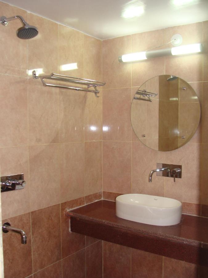 Hotel Vijay Shree Deluxe Patna  Rum bild