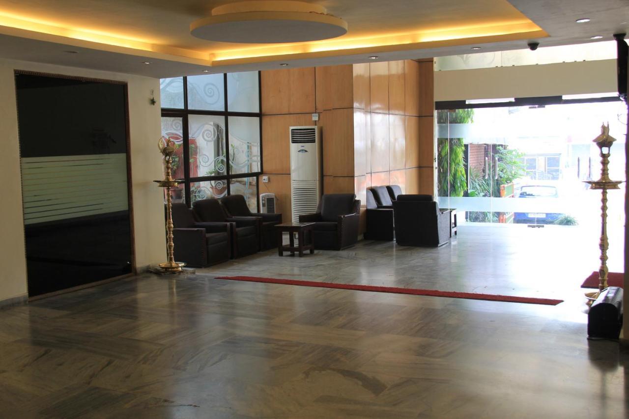 Hotel Vijay Shree Deluxe Patna  Exteriör bild