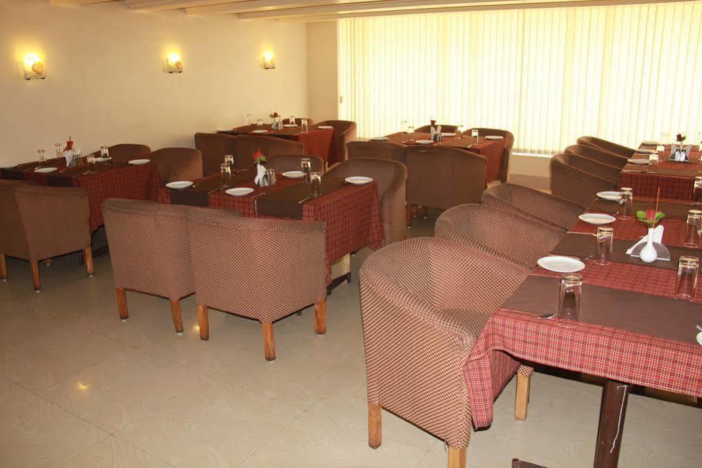 Hotel Vijay Shree Deluxe Patna  Exteriör bild