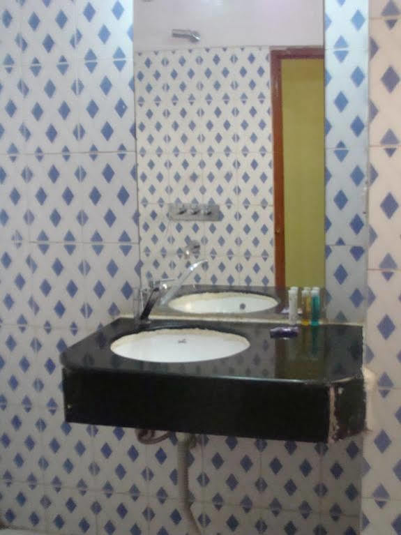 Hotel Vijay Shree Deluxe Patna  Exteriör bild